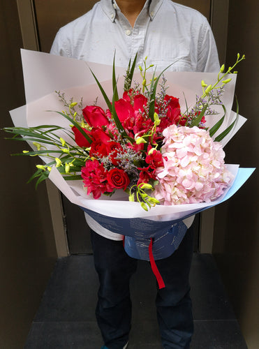 VD19 紅玫瑰粉紅繡球花束